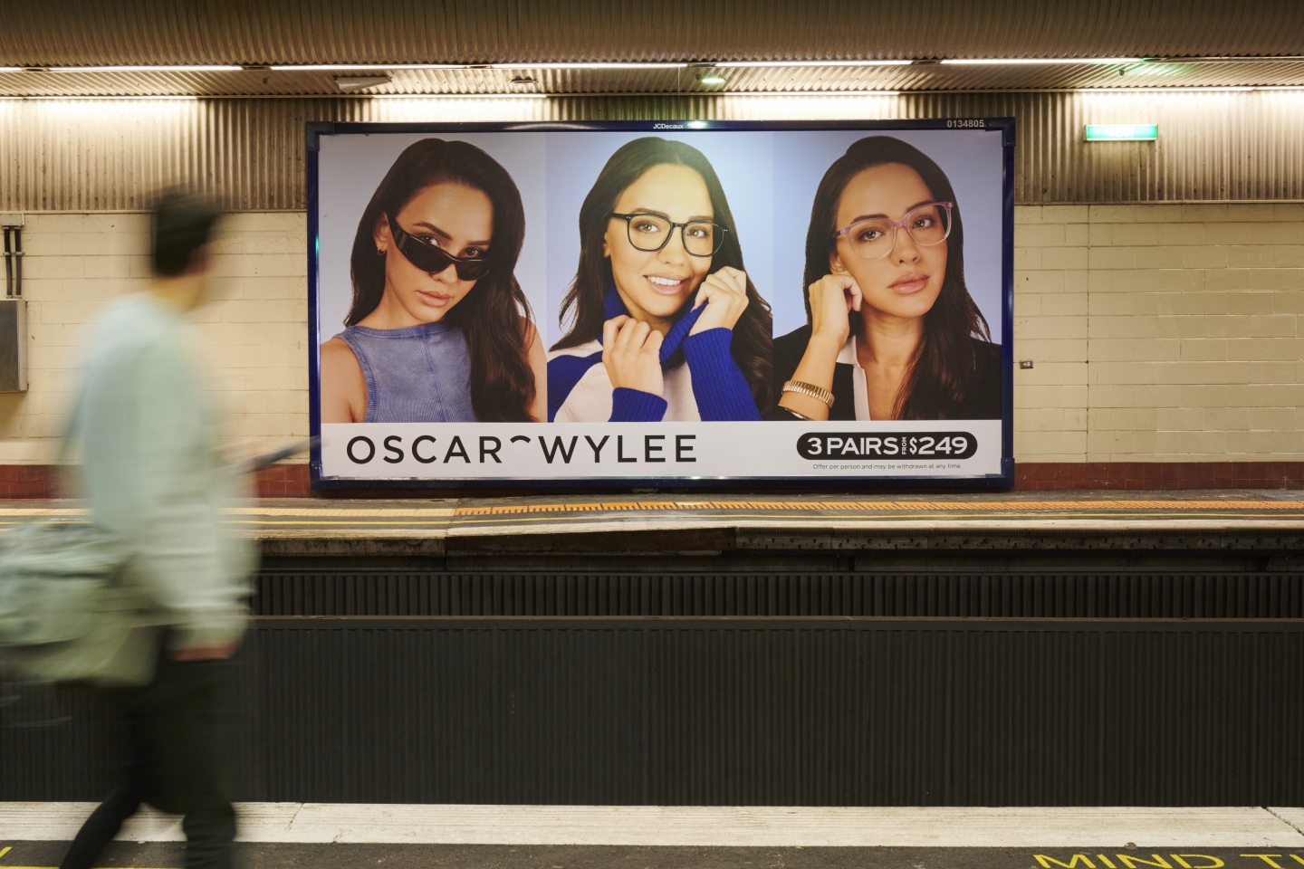 JCDecaux Cross Track outdoor rail billboards