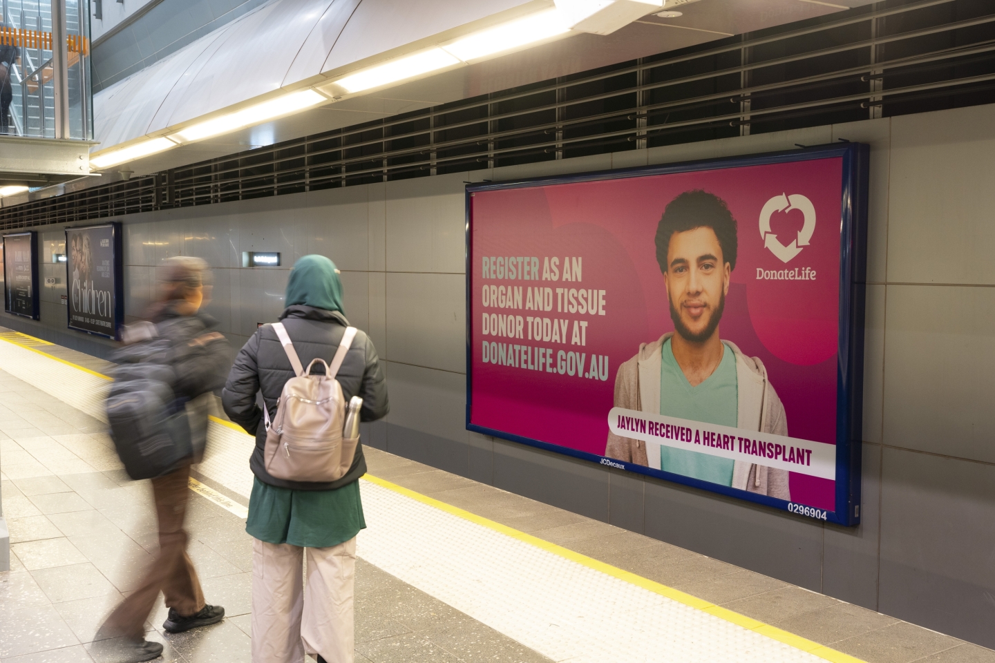 JCDecaux Cross Track rail station billboards