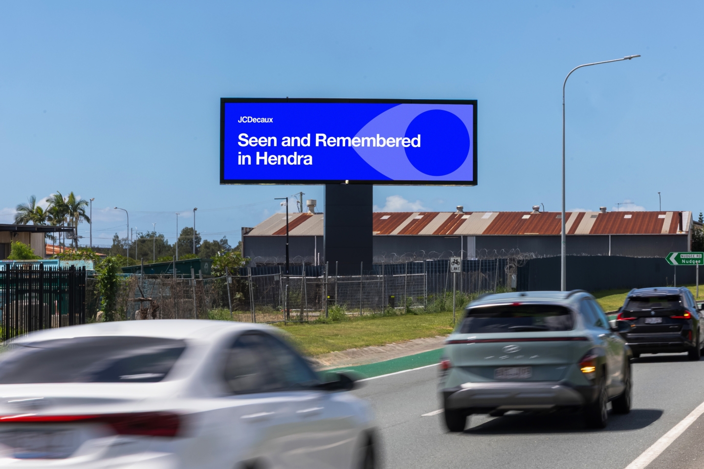 Jcdecaux brisbane large digital billbord roadside advertising