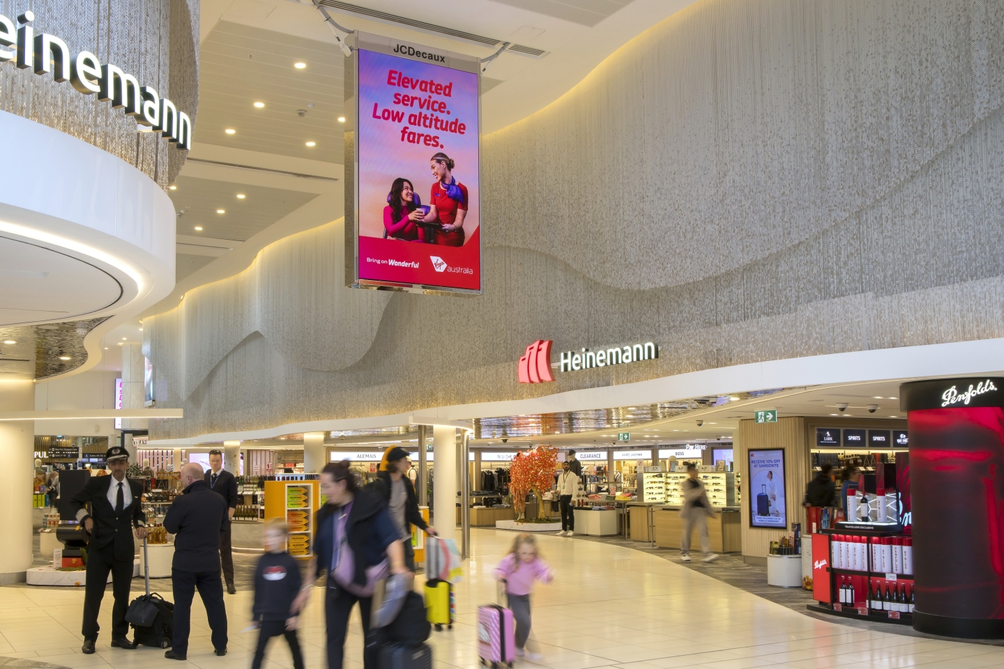 JCDecaux Sydney airport - adveritisng inside sydney airport