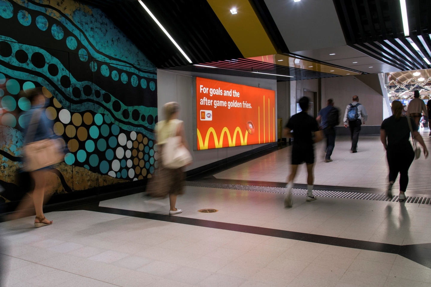Adelaide train station advertising with jcdecaux australia