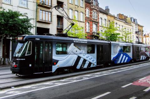 JCDecaux Tram Fullwrap Adidas