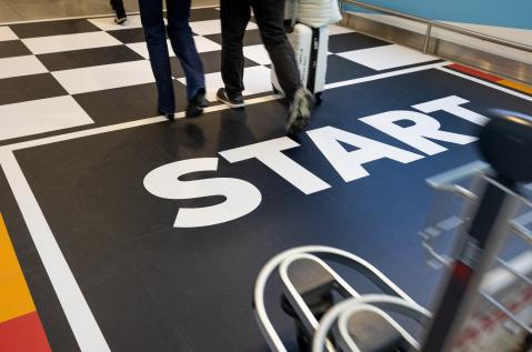 JCDecaux Creative Solutions - Brussels Airport - Mastercard x McLaren