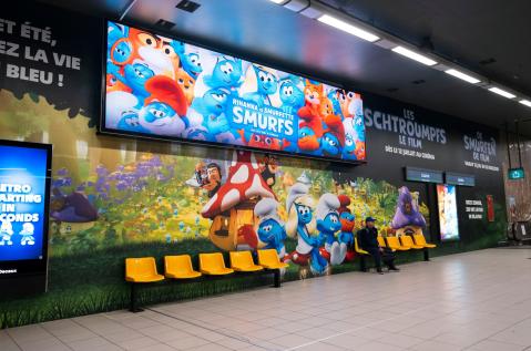 JCDecaux_ Smurfs_Schtroumpfs film_ Smurfen_Bruxelles_Brussel_Brandzone Louise