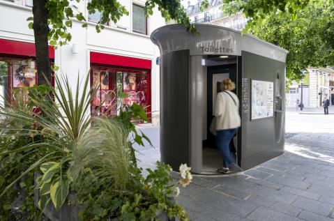 World Toilet Day - Self-cleaning public toilets - Paris - JCDecaux