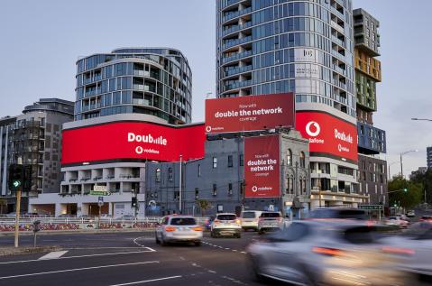 JCDecaux Icon Grand Format in Melbourne for Vodafone