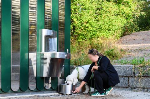 Wide shot of JCDecaux public toilet integrated into Lötsjöparken, highlighting its role in creating an inclusive and safe urban space