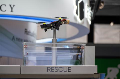 Rescue drone on Le Bus Shelter JCDecaux