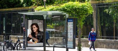 Greened street furniture - bus shelter in Paris