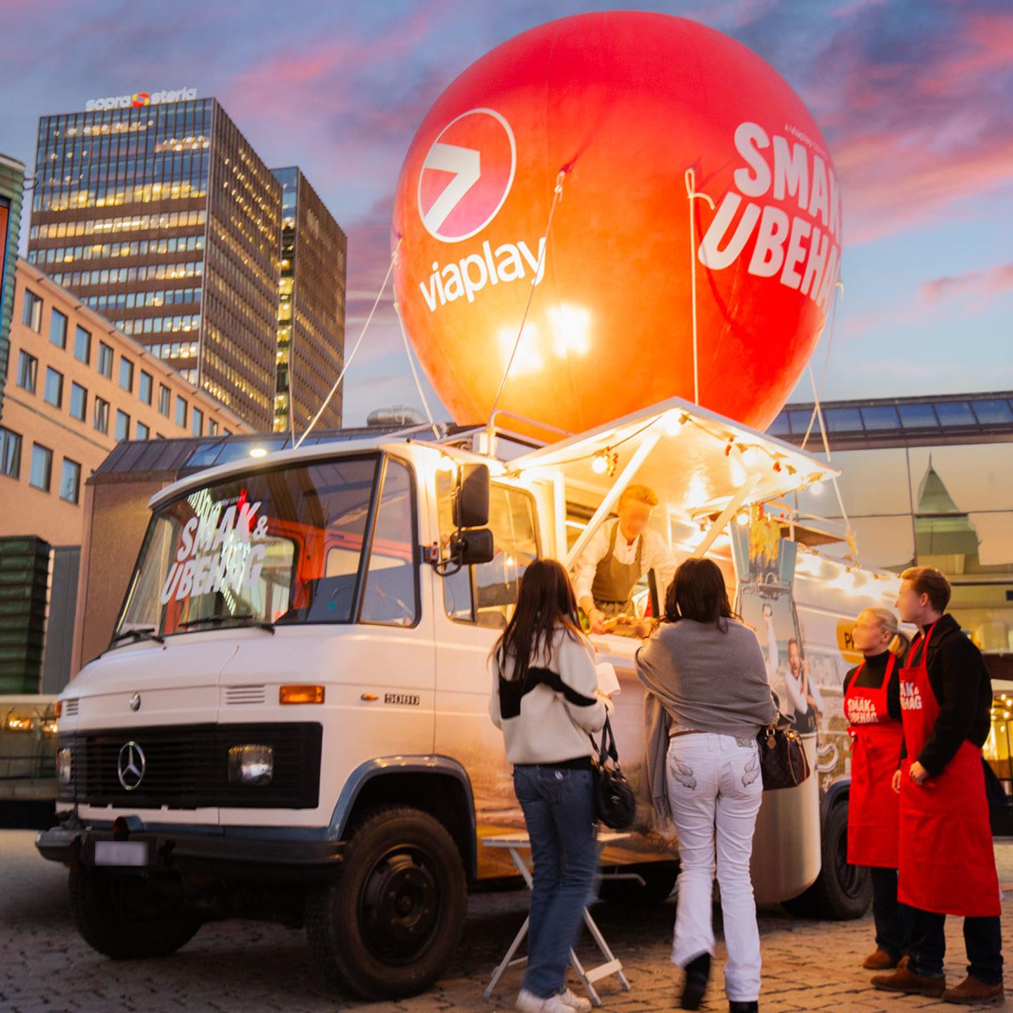 Smak&Ubehag food truck by JCDecaux Norway