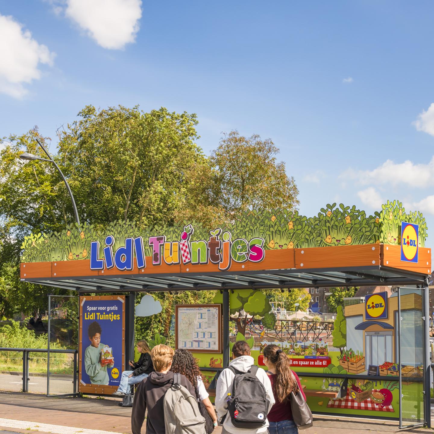 Front view of the JCDecaux bus shelter garden in Zwolle, where pedestrians walk past vibrant Lidl Tuintjes illustrations, wooden benches and greenery that turn the waiting area into an inspiring urban garden experience.