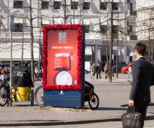 AFA Decaux – Rituals – Dekoreret abribus