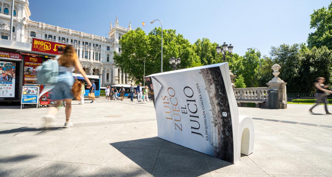 Campaña Siéntate a Leer en Plaza Cibeles en Madrid
