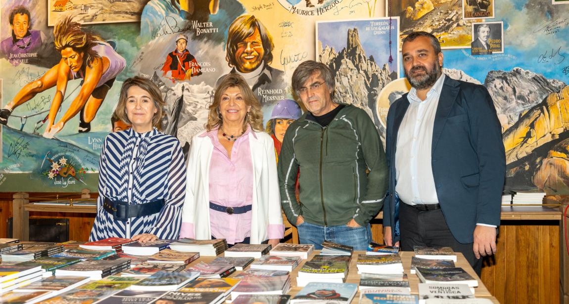 Librería Desnivel en la inauguración de Siéntate a Leer 2026
