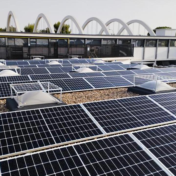 Placas Solares de Sede Madrid de JCDecaux