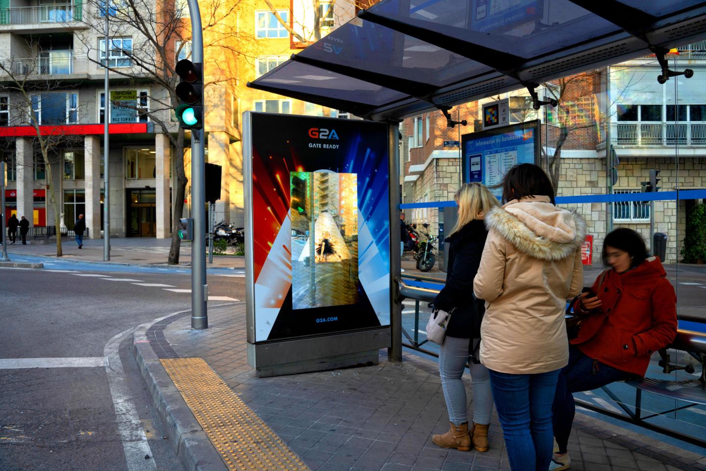 CAMPAÑA g2a en Mobiliario Urbano de Madrid