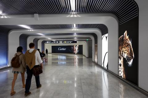Extime JCDecaux Airport - Cartier