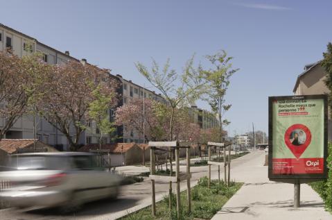 Un MUPI OOH JCDecaux promeut la marque ORPI à la Rochelle