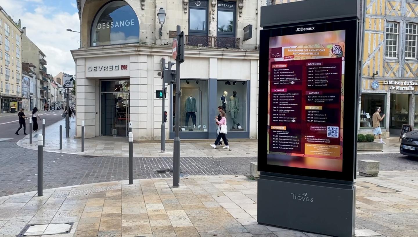 Une campagne d'affichage publicitaire dooh à Troyes