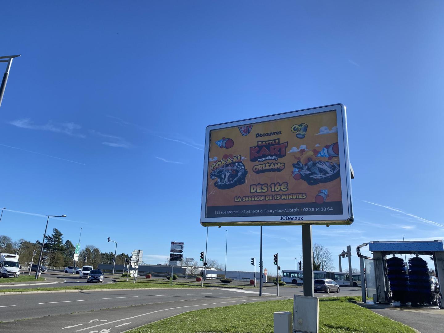 Une campagne d'affichage pour Mario Kart sur un 8m2 par JCDecaux à Orléans