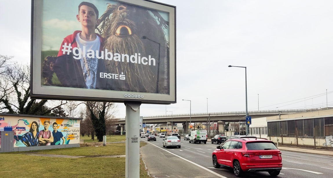 Erste Bank wirbt auf dem reichweitenstarken Premium Board der Gewista!