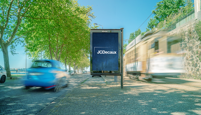 JCDecaux Alia se A V rias Marcas Para Estar Na Linha Da Frente jcdecaux-alia-se-a-v-rias-marcas-para-estar-na-linha-da-frente
