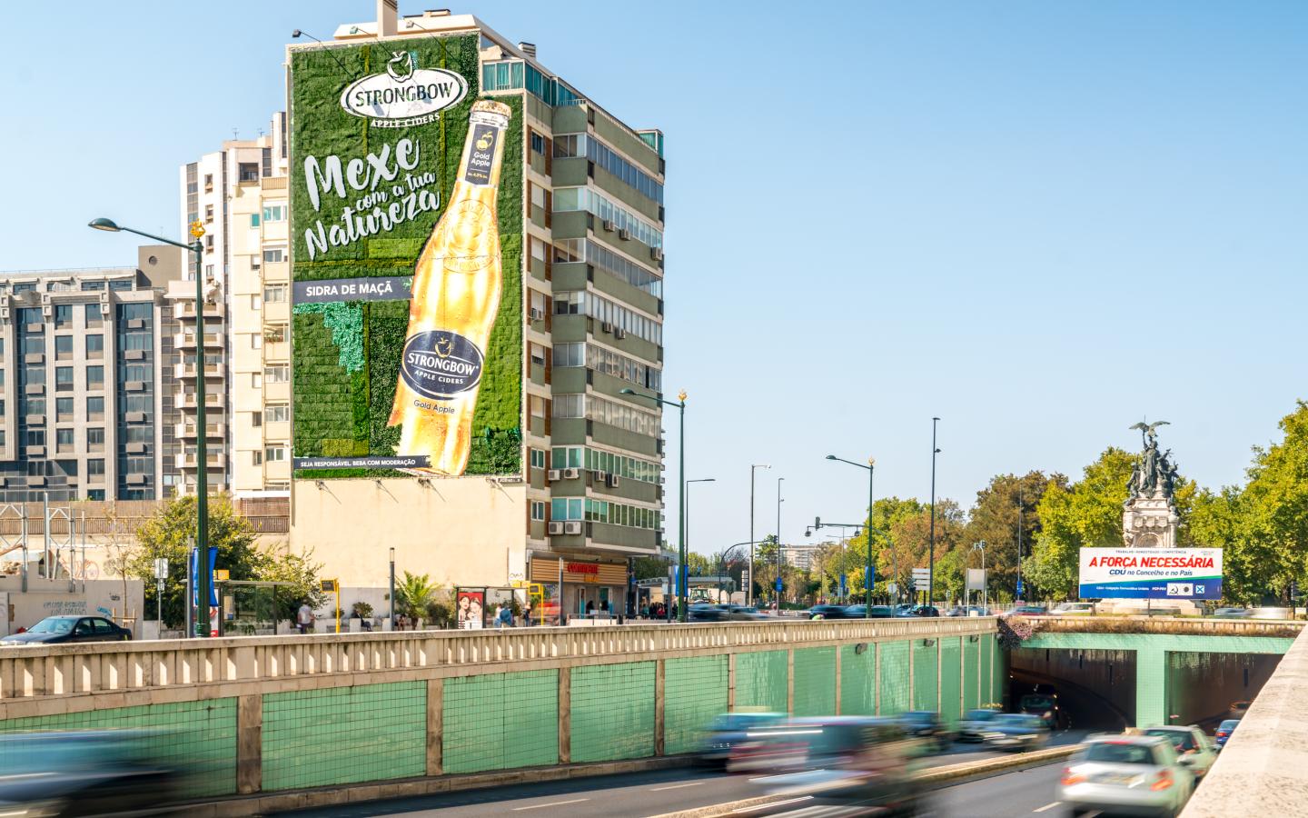 O impacto da empena numa das grandes avenidas da capital