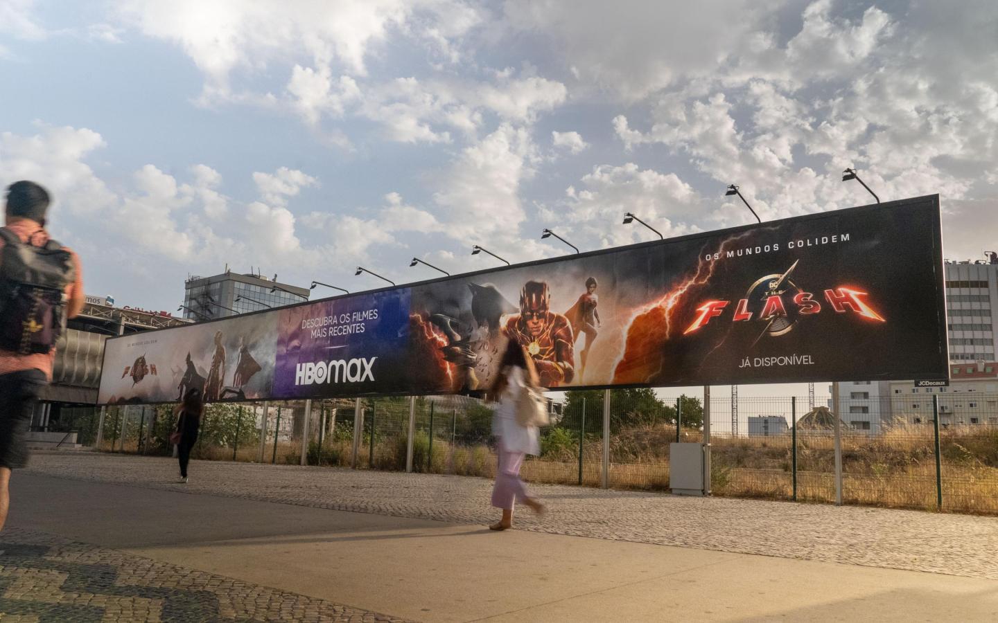 hbo-max-jcdecaux-painel-billboard-grande-formato