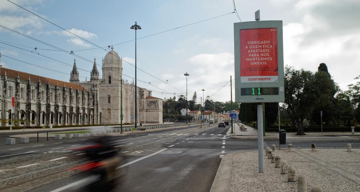 Campanha de agradecimento à linha da frente, por parte do Continente, junto ao Mosteiro dos Jerónimos