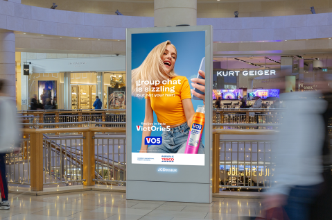 VO5 shopping centre billboard advert