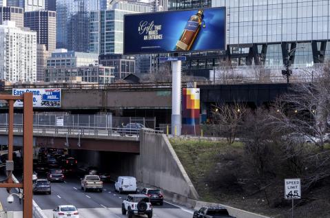 Johnnie Walker JCDecaux Digital Billboard OOH Advertising Chicago