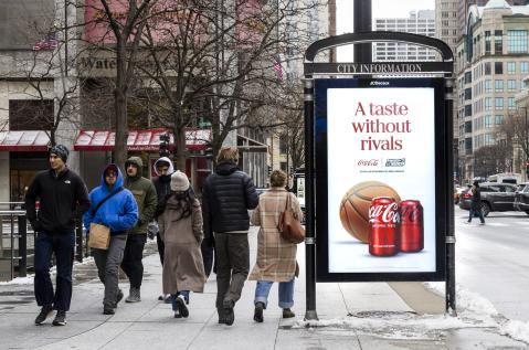 Chicago Digital Coca Cola March Madness JCDecaux OOH Advertising