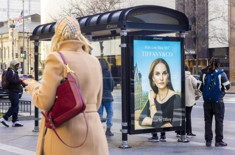 Tiffany Chicago Digital Bus Shelter JCDecaux OOH