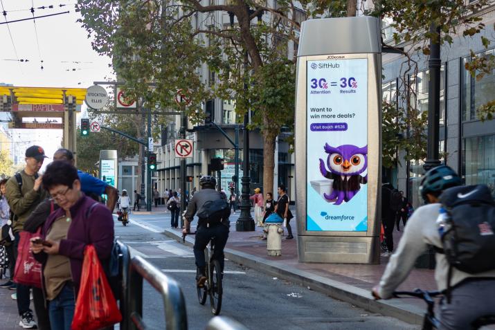 B2B Convention San Francisco JCDecaux Digital Kiosk OOH Advertising