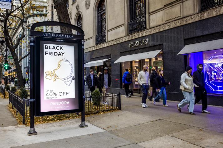 Pandora Digital CIP Chicago JCDecaux OOH Advertising