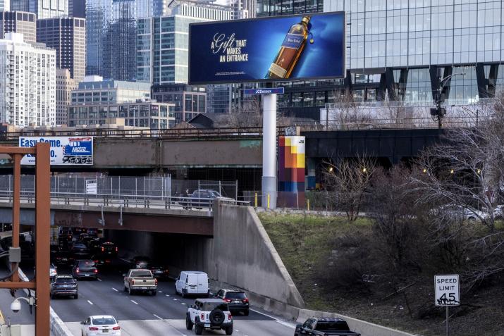 Johnnie Walker JCDecaux Digital Billboard OOH Advertising Chicago