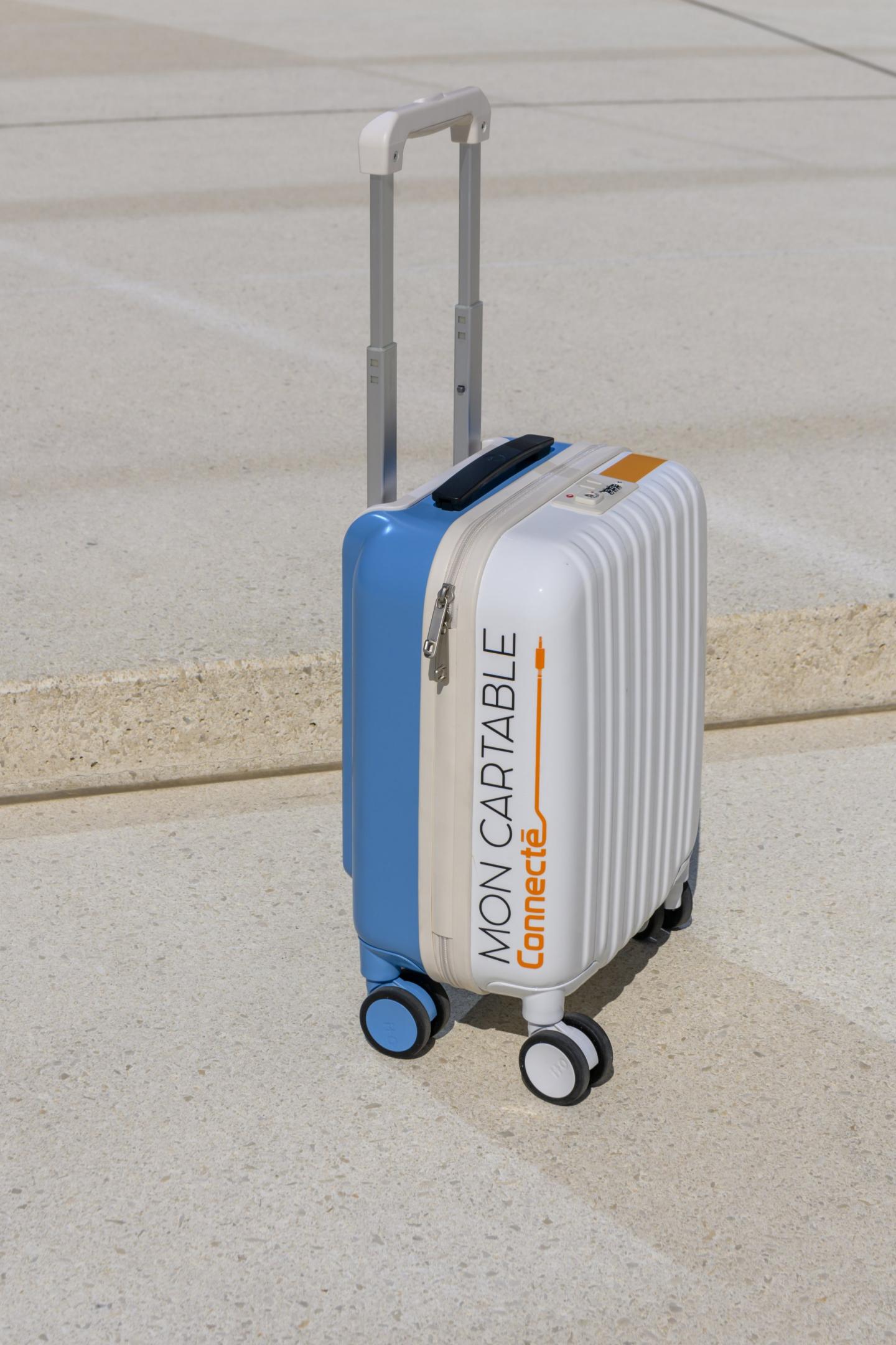 JCDecaux sponsors and partners with ‘Mon cartable connecté’ (‘My e ...