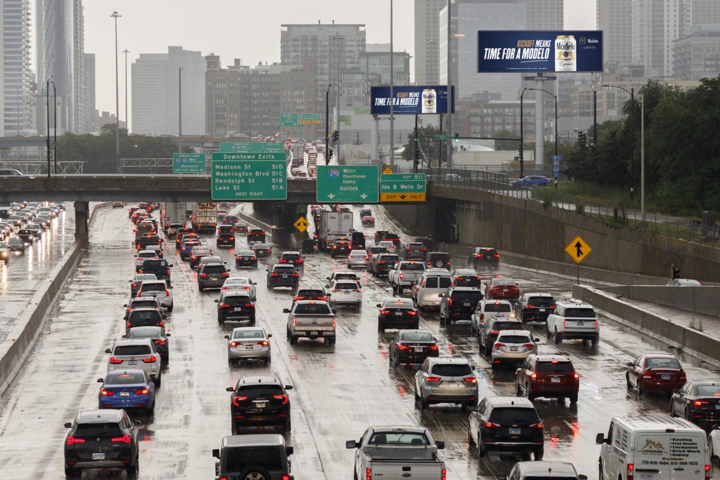 Modelo Digital Billboard OOH JCDecaux Chicago