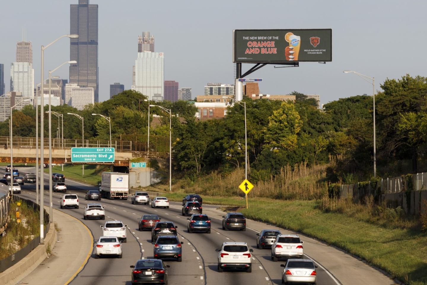 Blue Moon Digital Billboard Chicago OOH JCDecaux