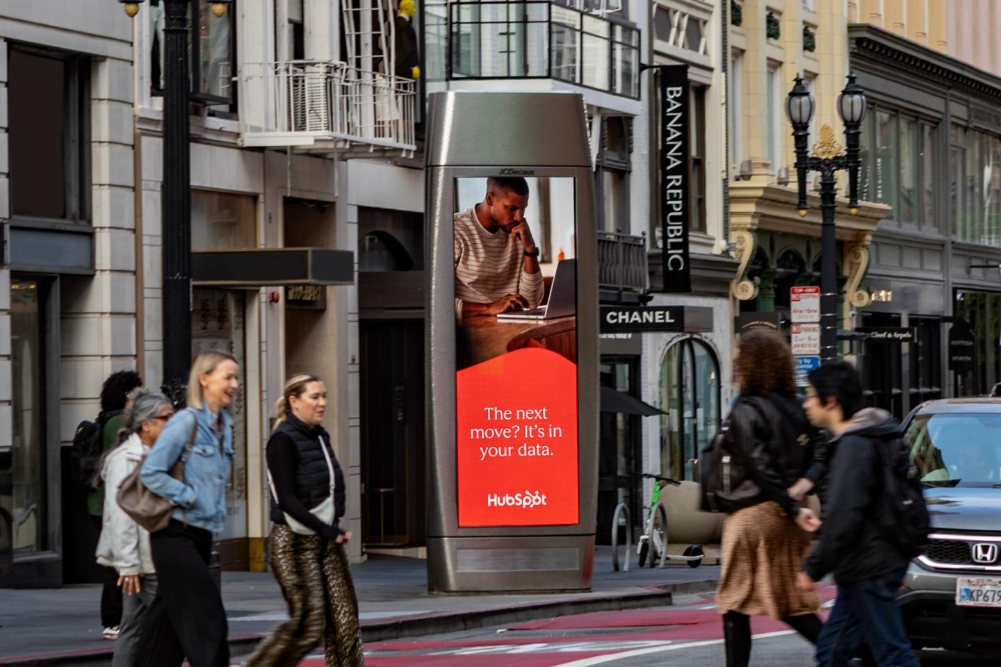 Hubspot JCDecaux San Francisco Digital Kiosk Advertising