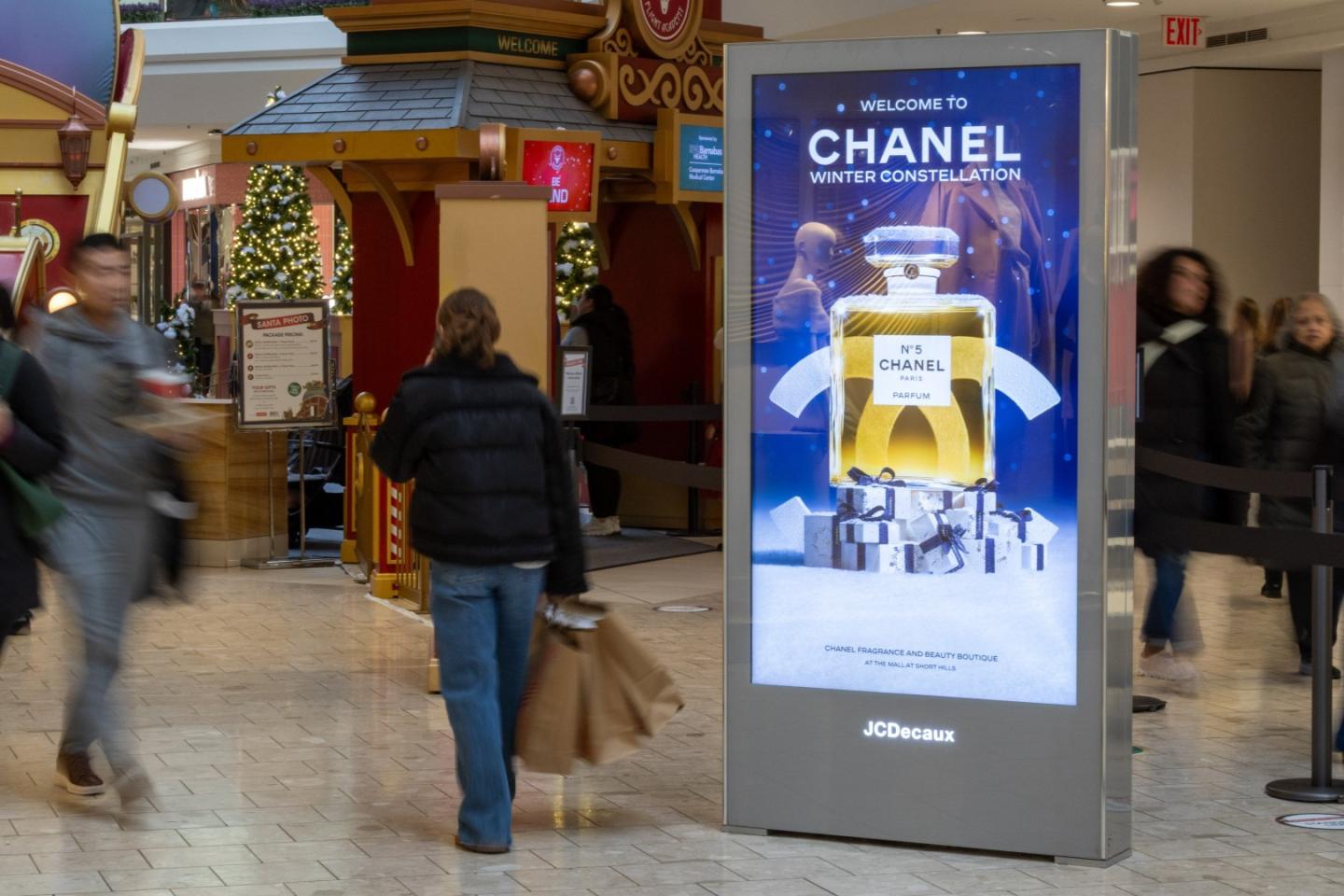 Chanel JCDecaux Short Hills Mall OOH Advertising Holiday Luxury