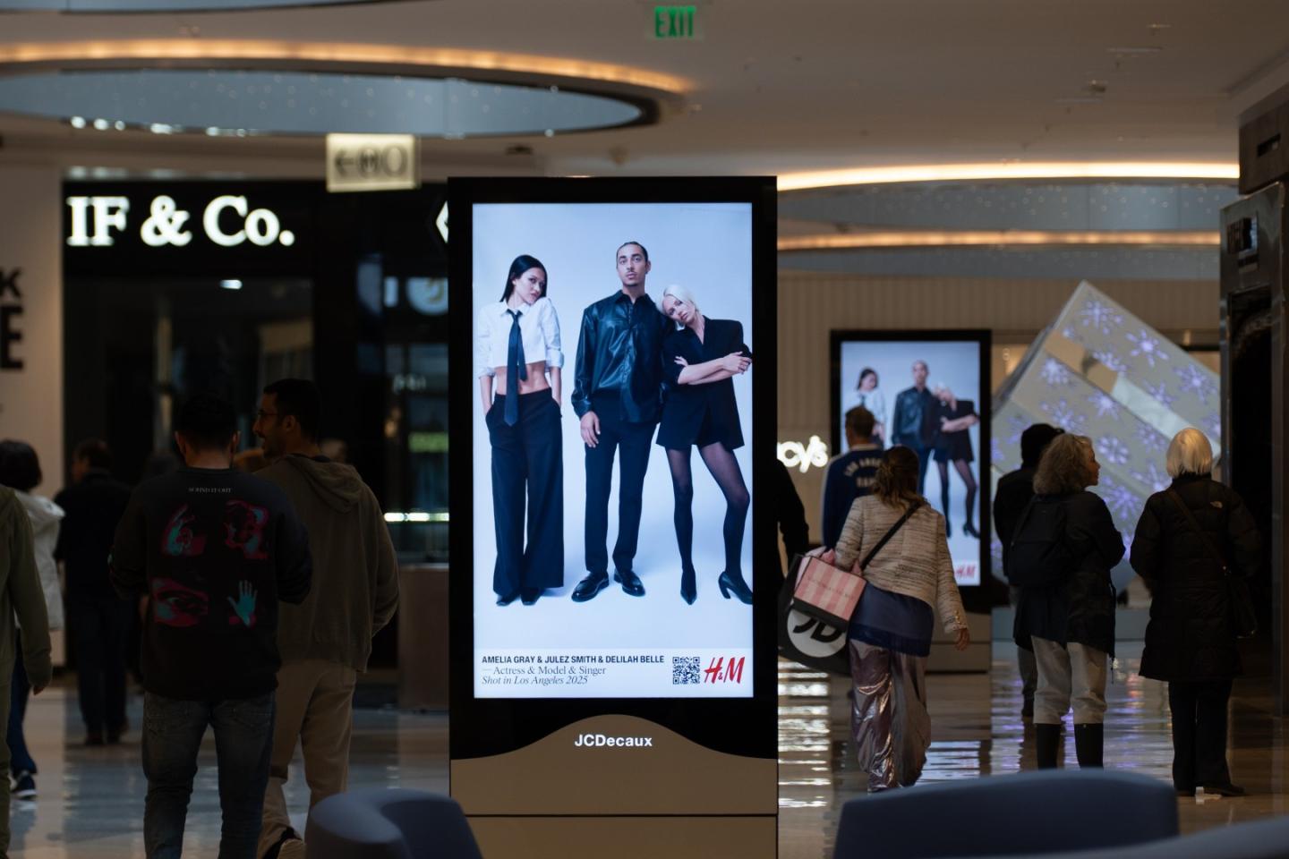 H&M Beverly Center Retail JCDecaux Mall OOH Advertising