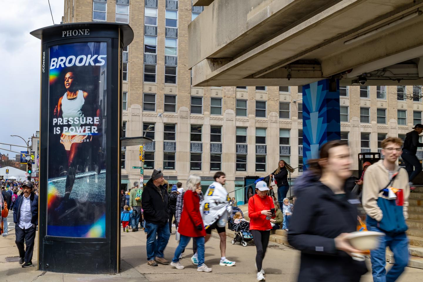 Brooks Boston Marathon JCDecaux OOH Advertising