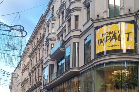 MEGAscreen Kärntner Strasse von MEGABOARD