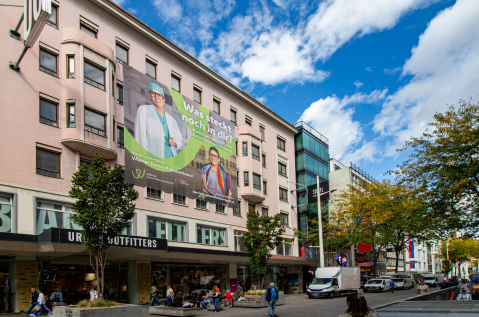 Der Gesundheitsverband wirbt am MEGAgerüst Mariahilferstrasse