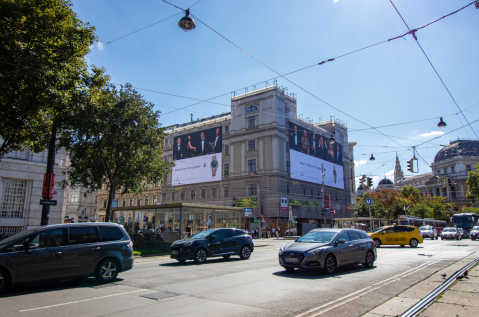 Rolex wirbt am MEGAgerüst Universitätsring