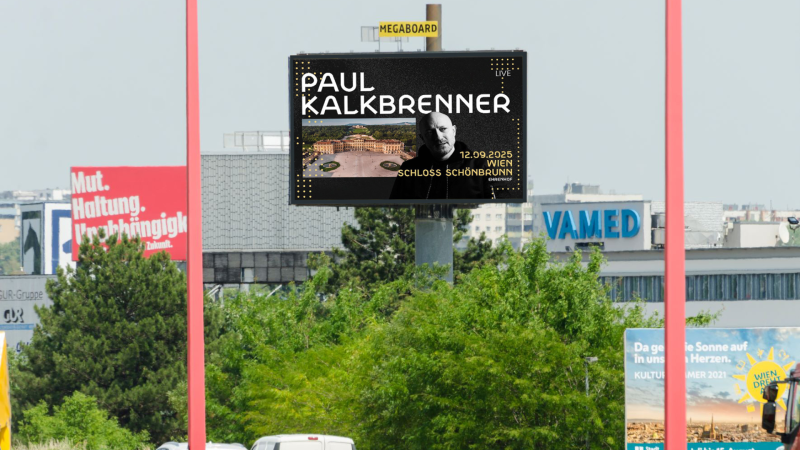 Bewerbung des Paul Kalkbrenner Konzerts am MEGAscreen